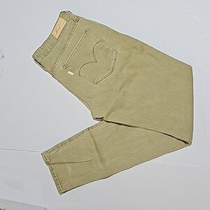 Kakhi Levi's Demi curve skinny size 6/29